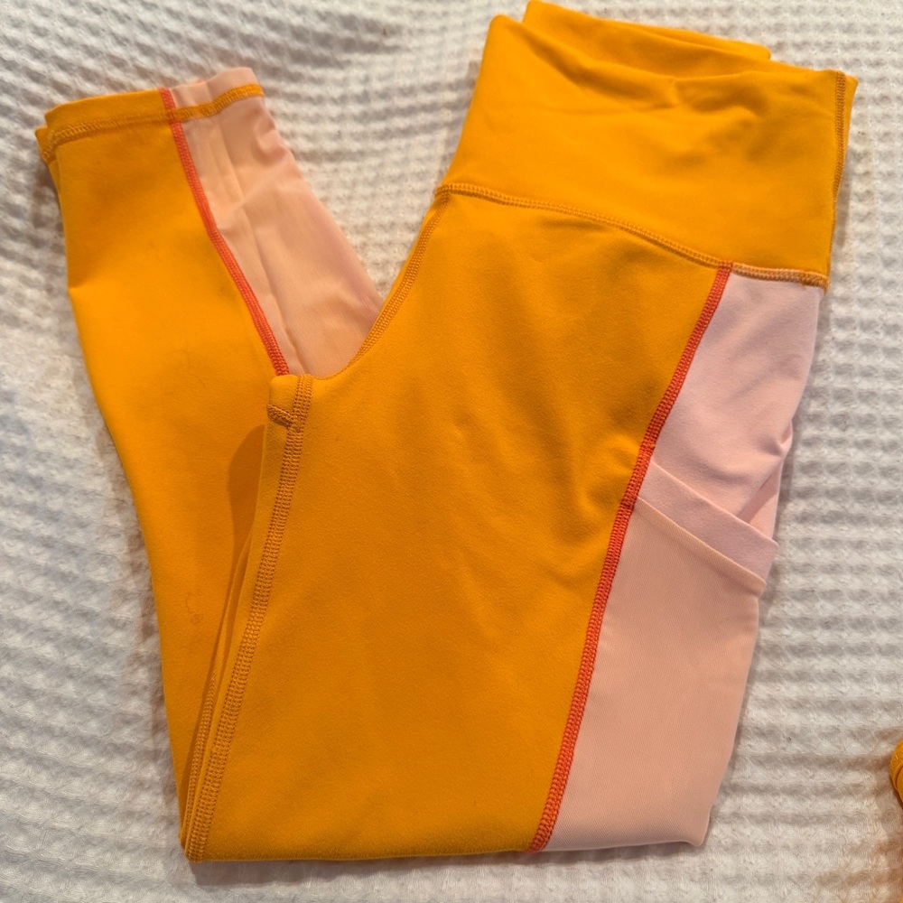 [Fabletics] athletic set - Picture 8 of 14